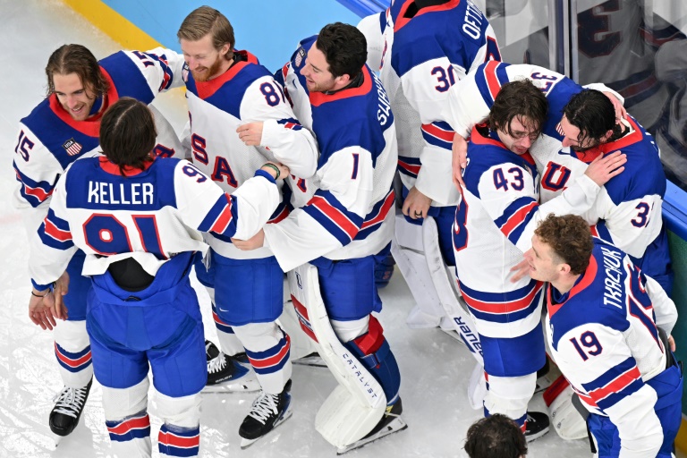 Les hockeyeurs américains vainqueurs du Canada, le 22 février 2026 à Milan