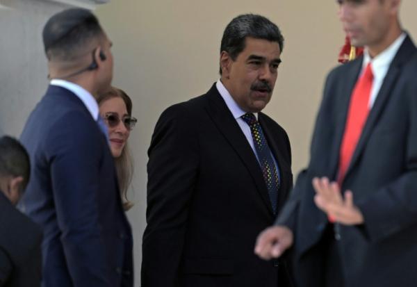 Le président vénézuélien Nicolas Maduro arrive à l'Assemblée nationale à Caracas le 10 janvier 2025 pour être investi pour un troisième mandat. 