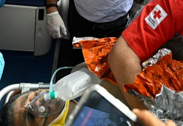Le survivant sauvé le 2 juillet à Catia La Mar, Vénézuela, huit jours après le séisme