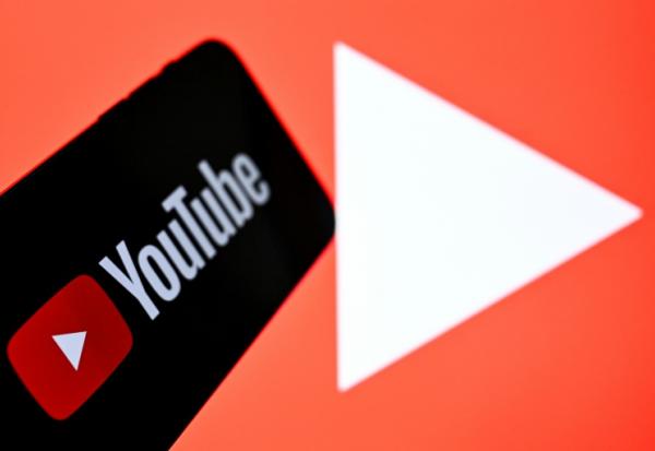 En coproduction avec TF1, le Youtubeur Gaspard G lance mercredi une série d'entretiens en vue de l'élection présidentielle avec Jean-Luc Mélenchon en premier invité