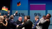 Des membres et des sympathisants du parti d'extrême droite allemand AfD après l'annonce des premiers résultats à Magdebourg, dans l’est de l'Allemagne, le 6 septembre 2026