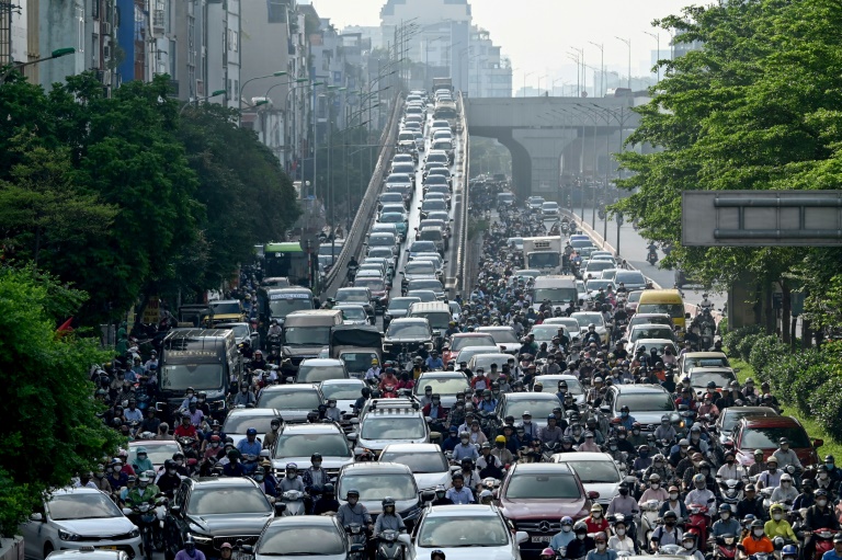 Engorgement dans une rue de Hanoi, le 17 juillet 2025