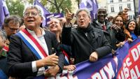 (g-d) Éric Coquerel, député LFI, Jean-Luc Mélenchon, candidat LFI à la présidentielle et Bally Bagayoko, maire LFI de Saint-Denis, participent à une manifestation contre la "vie chère", le 17 octobre 2026 à Paris