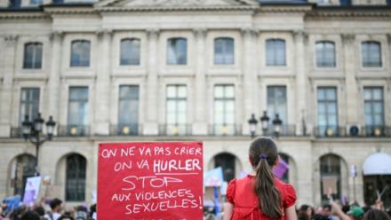 Vue d'une pancarte lors d'une manifestation après la mort de Lyhanna, le 29 juin 2026 à Paris