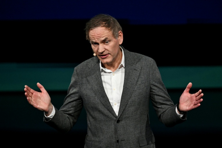Oliver Blume, le PDG du constructeur automobile allemand Volkswagen, le 21 avril 2026 à Pékin