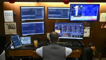 Un opérateur à la Bourse de New York, le 19 octobre 2026