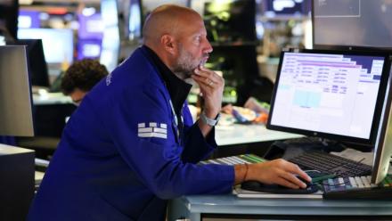 Un opérateur à la Bourse de New York, le 15 aôut 2025