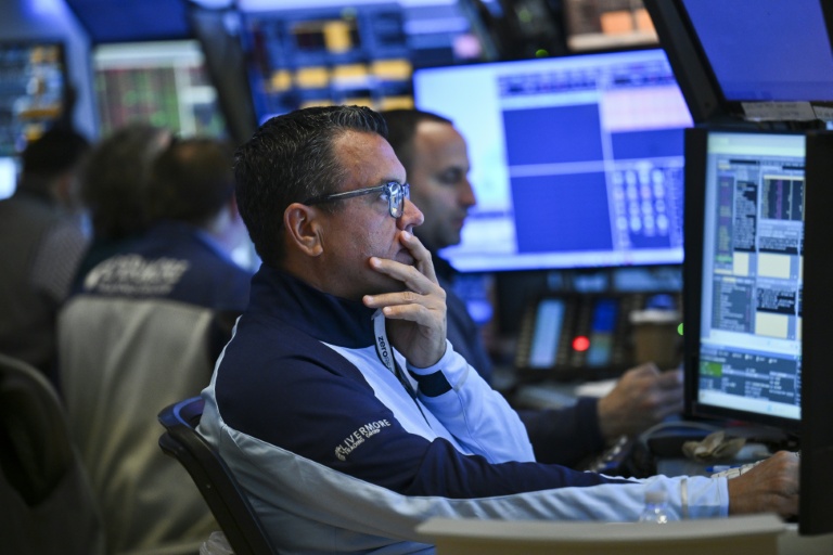 Un opérateur à la Bourse de New York, le 29 avril 2025.