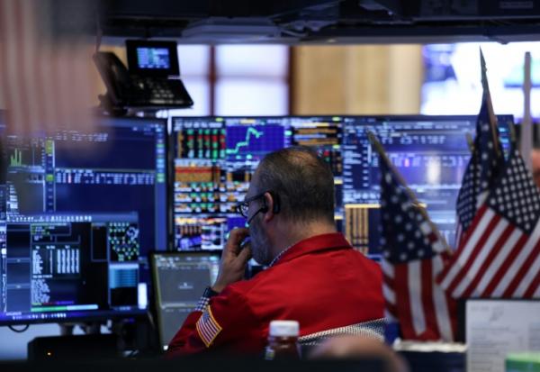 Un opérateur à la Bourse de New York, le 1er décembre 2025