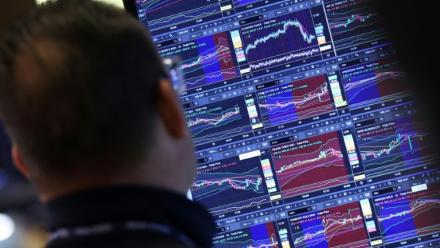 Un opérateur à la Bourse de New York, le 20 février 2026