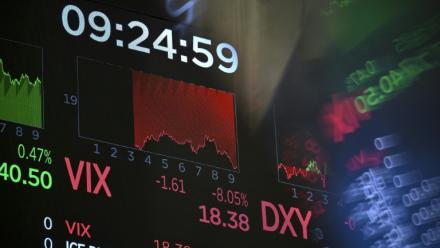 Un écran à la Bourse de New York, le 19 octobre 2026