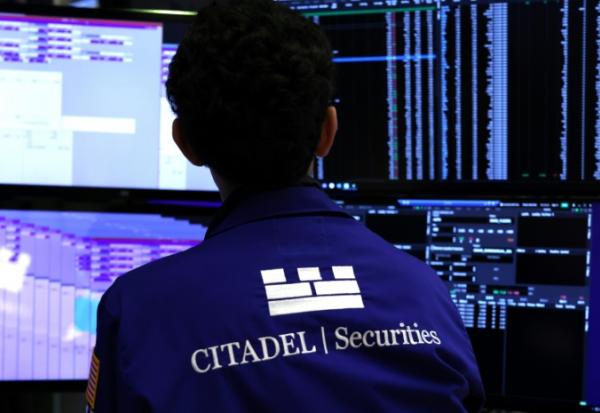 Un opérateur à la Bourse de New York le 11 août 2025