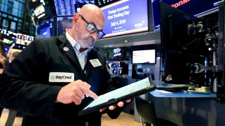 Un opérateur à la Bourse de New York, le 6 juillet 2026