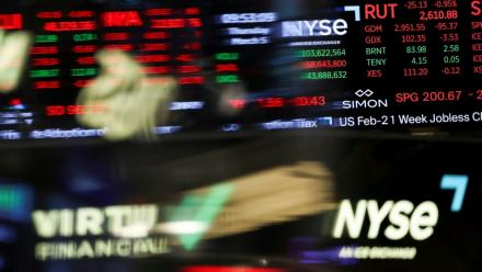 Des écrans à la Bourse de New York, le 5 mars 2026