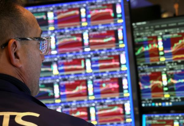 Un opérateur à la Bourse de New York, le 3 décembre 2025