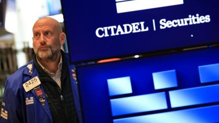 Un opérateur à la Bourse de New York, le 17 août 2026