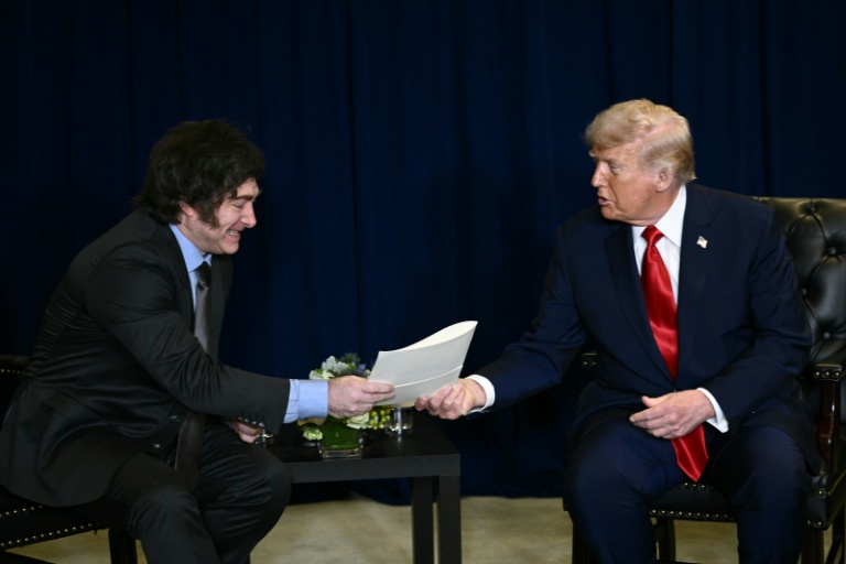 Javier Milei et Donald Trump lors d'une réunion bilatérale dans le cadre de l'Assemblée générale de l'ONU à New York, le 23 septembre 2025