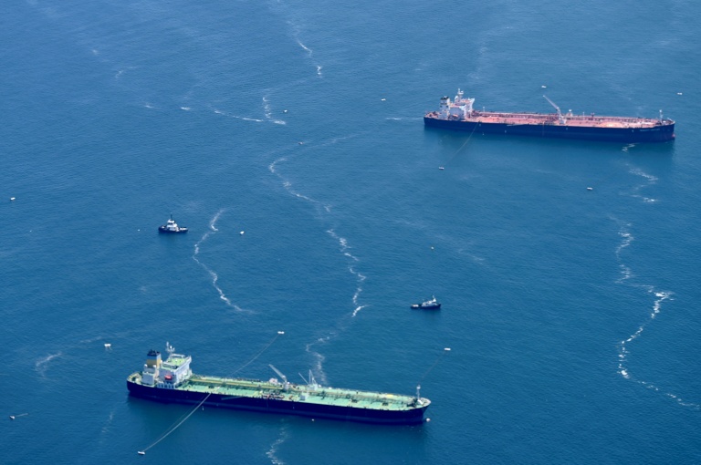 Des navires attendent pour entrer dans le port de Los Angeles, le 26 juillet 2023 en Californie
