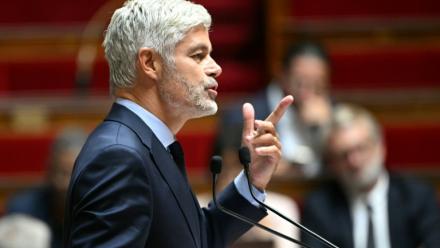 Le président des députés LR, Laurent Wauquiez, prononce un discours à l'Assemblée nationale, à Paris, le 8 septembre 2025
