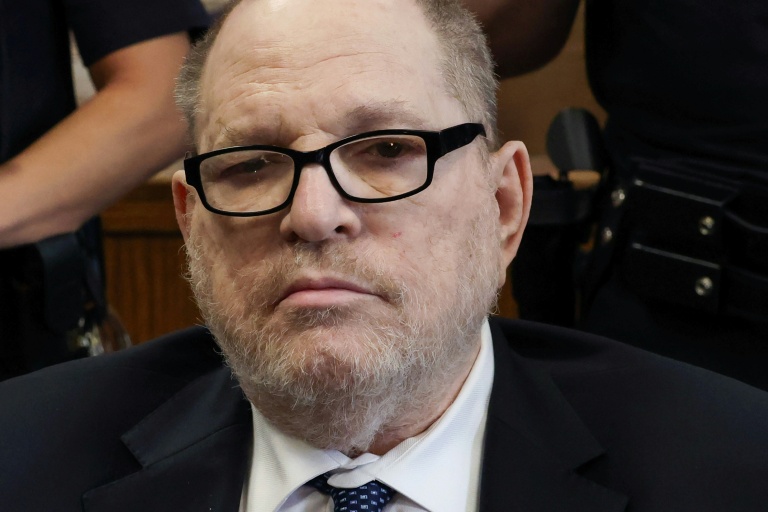 L'ancien producteur de cinéma hollywoodien Harvey Weinstein devant la Cour suprême pénale de Manhattan, lors de son nouveau procès à New York, le 15 mai 2026
