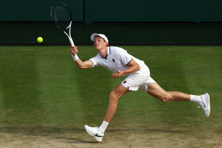 Le N.1 mondial Jannik Sinner en demi-finale de Wimbledon contre Novak Djokovic, le 10 juillet 2026 à Londres