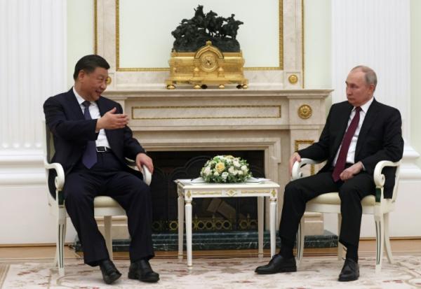 Le président russe Vladimir Poutine reçoit son homologue chinois Xi Jinping, le 20 mars 2023 à Moscou