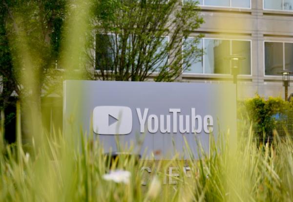 Logo YouTube à San Bruno, en Californie, le 23 avril 2025.