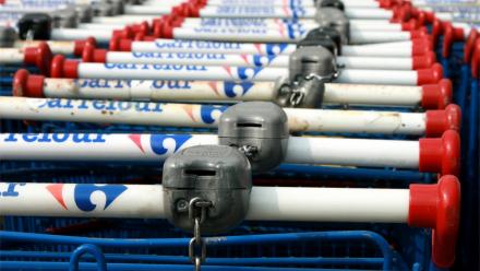 Carrefour sous pression après la présentation de son plan stratégique 2030