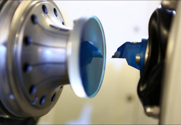 EssilorLuxottica en tête du CAC 40, HSBC relève à l'achat