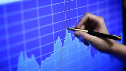 Wall Street sans direction avant les données mensuelles sur l'emploi