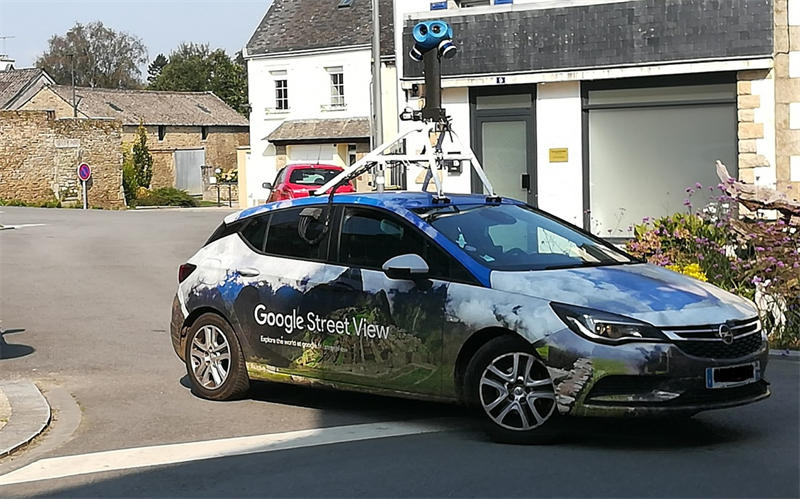 Alphabet : suivez les robots !