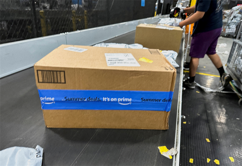 Amazon plombé par l'incertitude des droits de douane