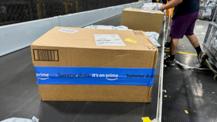 Amazon plombé par l'incertitude des droits de douane