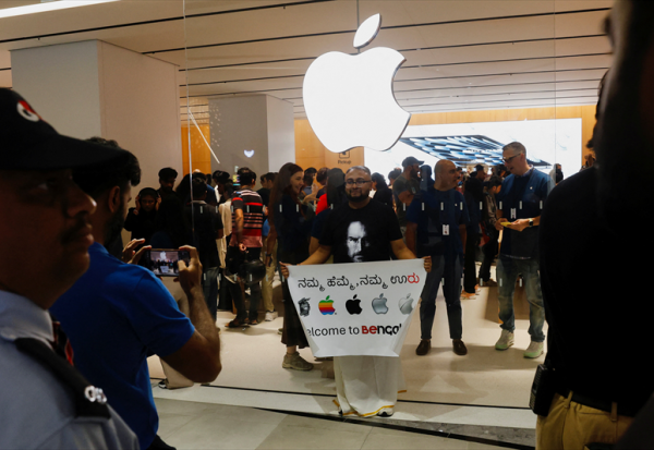 Apple : début de commercialisation pour l'iPhone 17