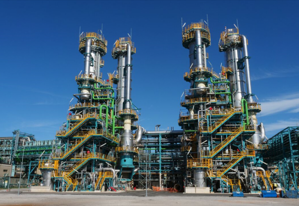 Arkema : inauguration de l'unité de purification d'acide acrylique de nouvelle génération à Carling