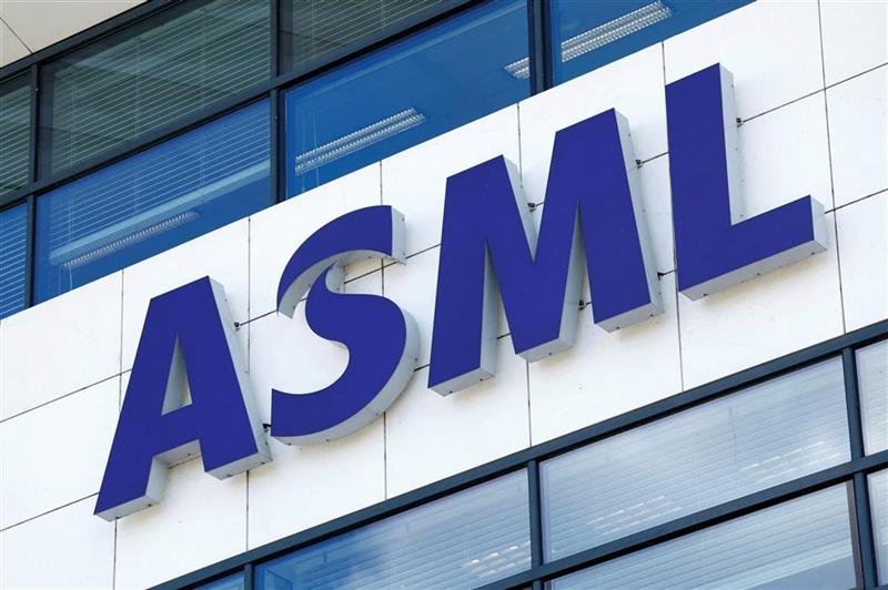ASML : le géant de l'industrie des 'semis' dope ses prévisions financières