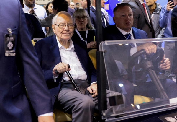 Berkshire Hathaway : Warren Buffett tire (bientôt) sa révérence