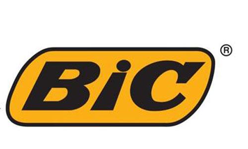 Bic : Romain Ntamack et son père Emile réunis pour la nouvelle campagne du rasoir rechargeable 'Bic Hybrid 5 Flex'
