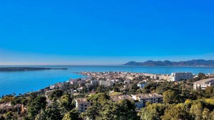 BIO-UV Group : Cannes retraite ses eaux usées avec des réacteurs UV