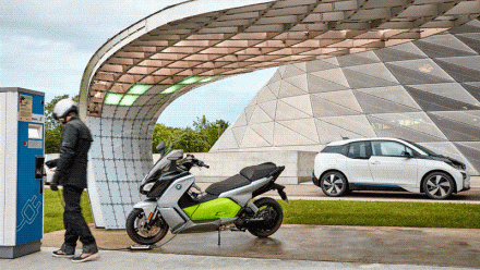 BMW creuse l'écart avec Mercedes-Benz dans l'électrique