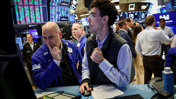 Carnival grimpe à Wall Street, résultats historiques