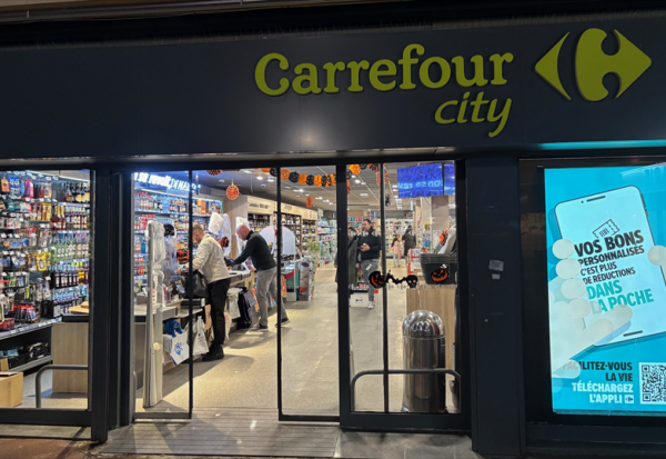Carrefour vise un dividende de 50 à 60% du résultat net ajusté par action dans son plan "Carrefour 2030"