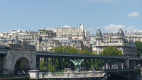 Clôture Paris : le CAC 40 débute la semaine en baisse