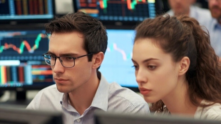 Clôture Paris : le CAC 40 recule légèrement après un nouveau record en séance