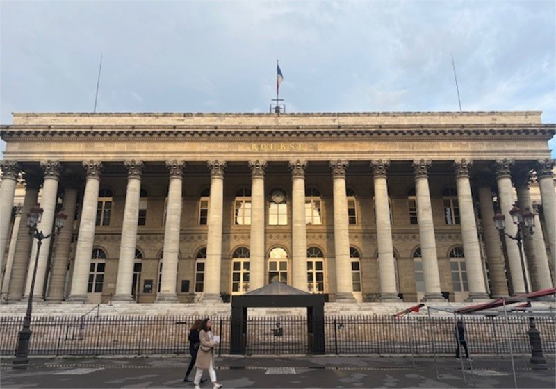 Clôture Paris : le CAC40 corrige, Donald Trump fait remonter la pression