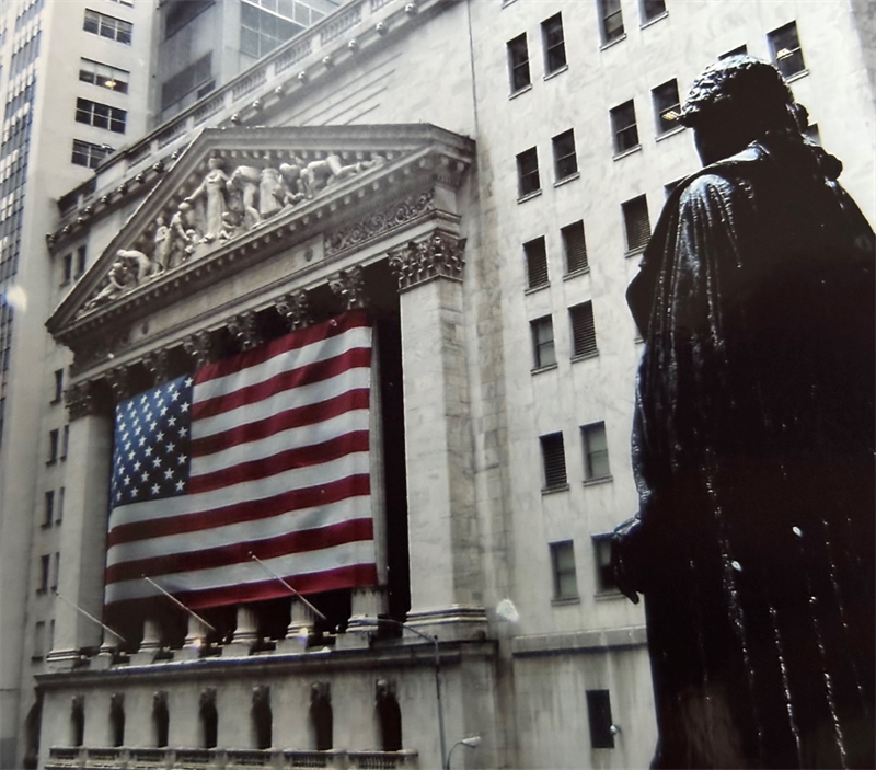 Clôture Wall Street : encore en baisse, plongée de Walmart et rebond des rendements obligataires