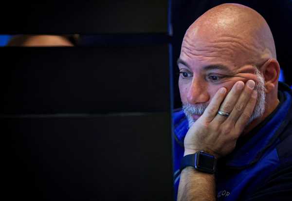 Clôture Wall Street : Kevin Warsh durcit le ton