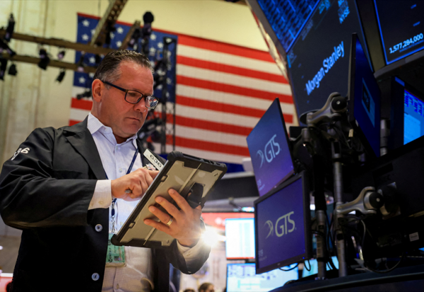 Clôture Wall Street : le Nasdaq retombe avec les 'puces' et l'IA