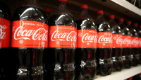 Coca-Cola dépasse les attentes et dope ses prévisions