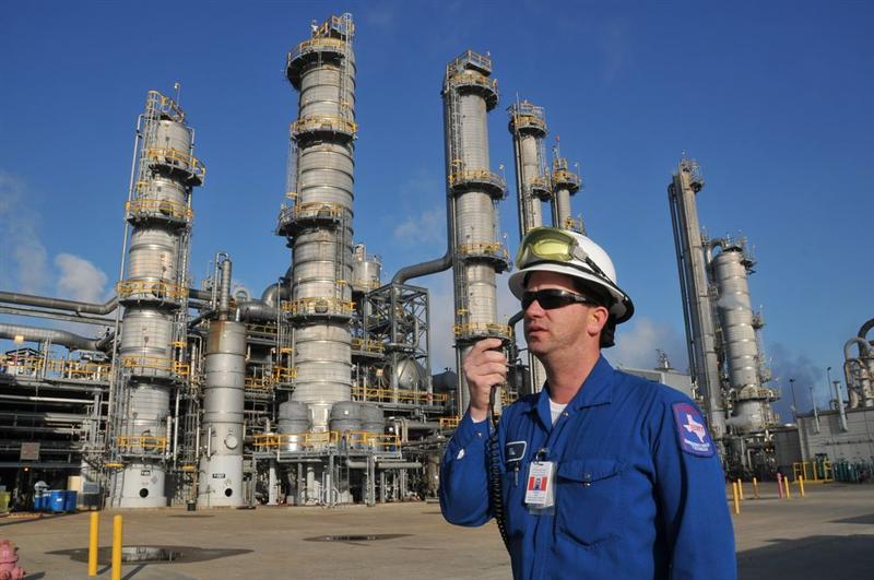 Coup de pression sur les cimentiers, la chimie respire, émissions de CO2 en question